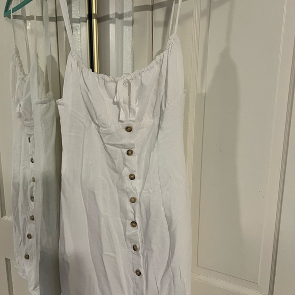 New with tags-White cotton and linen dress - Picture 7 of 8